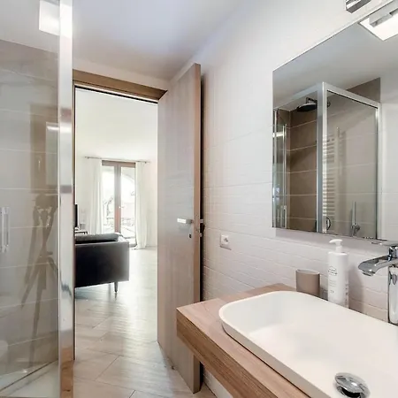 Villa Readhostprofile! # Rosalia Menaggio