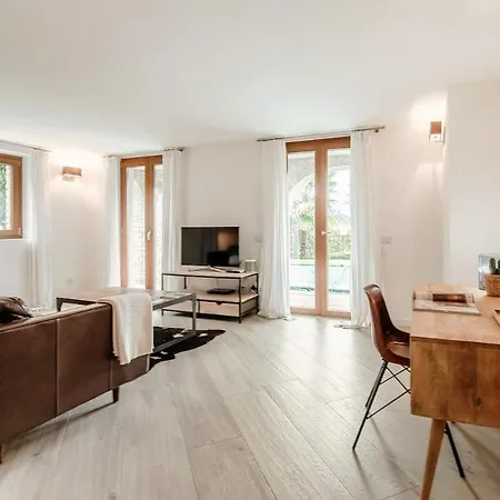 Villa Readhostprofile! # Rosalia *