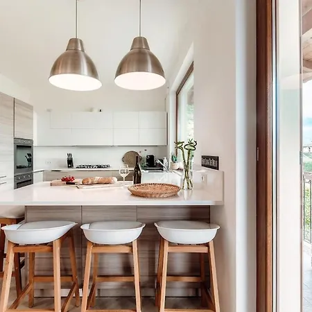 Villa Readhostprofile! # Rosalia Menaggio