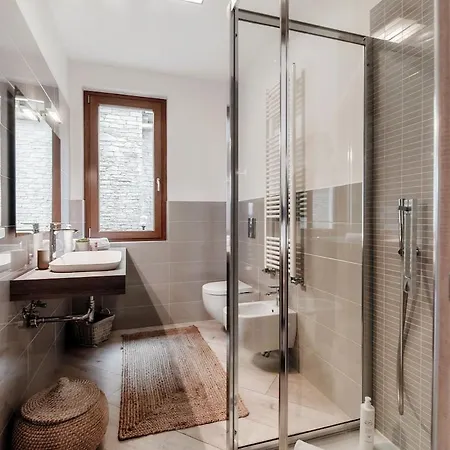 Villa Readhostprofile! # Rosalia Menaggio