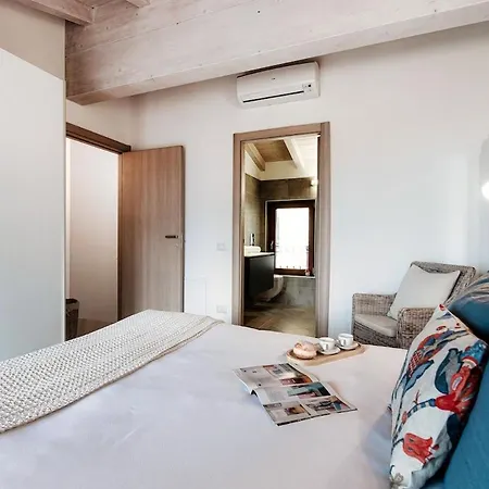 Readhostprofile! # Rosalia Villa